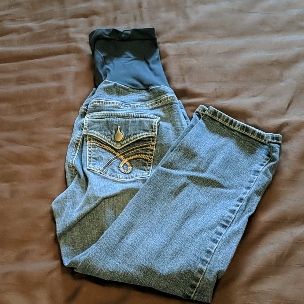 Maternity Oh Baby by Motherhood cropped jeans